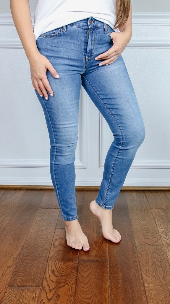 Sofia Jeans: The Best Jeans Under $25 featured by top US fashion blog, LuxMommy: Sofia Jeans by Sofia Vergara - Rosa Fit