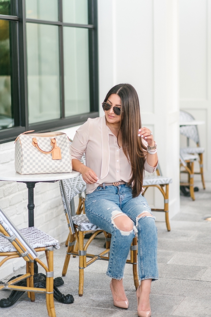 How to Style Distressed Mom Jeans Fashion Tips LuxMommy