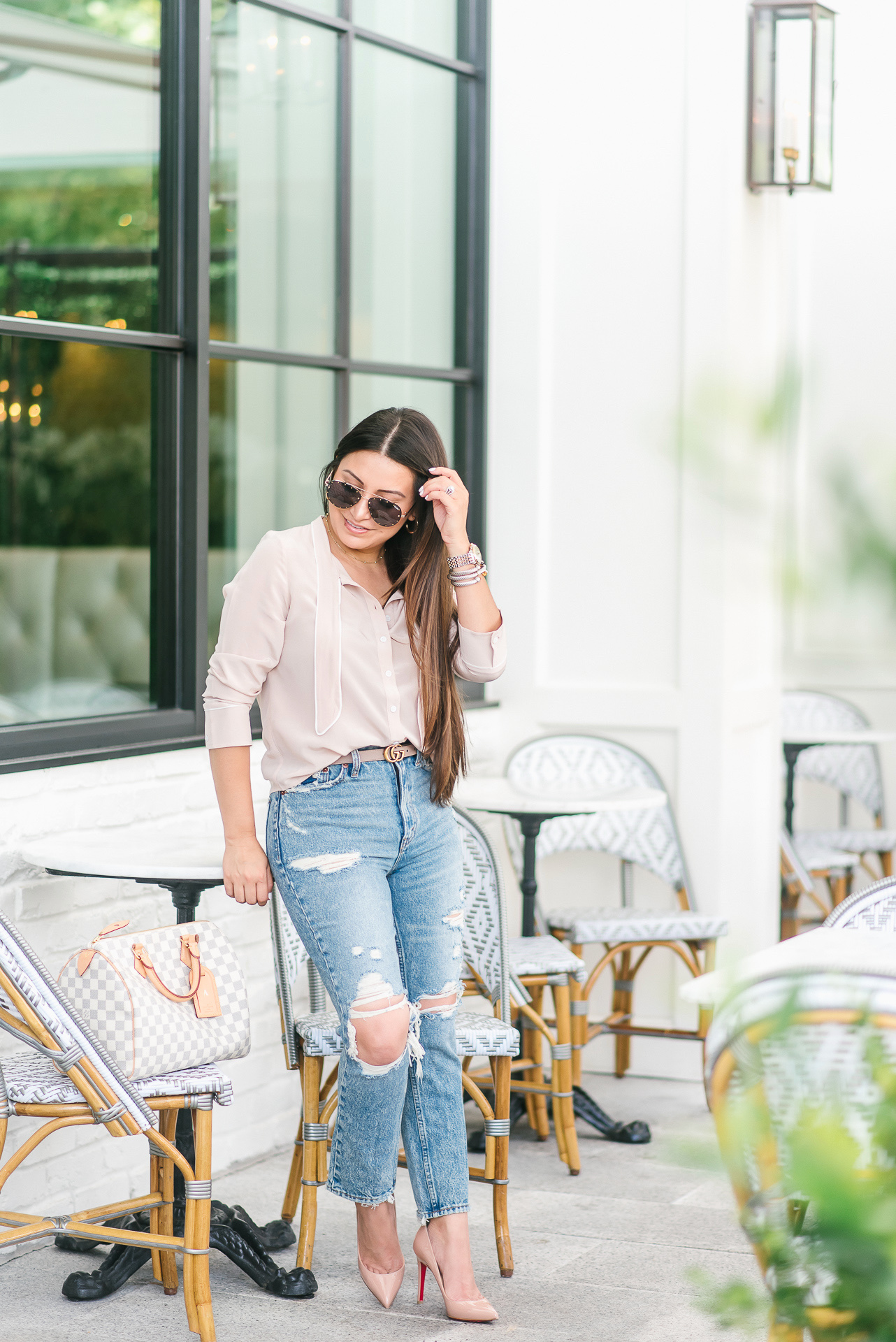 How to Style Distressed Mom Jeans | Fashion Tips | LuxMommy