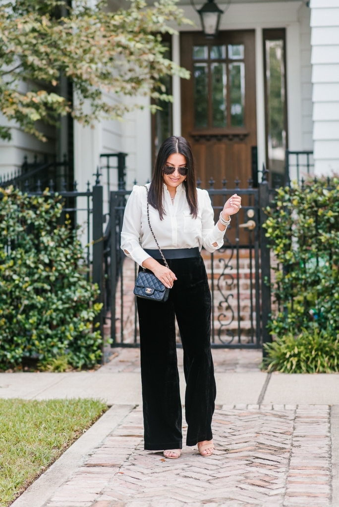 black velvet pant suit  Carrie Bradshaw Lied