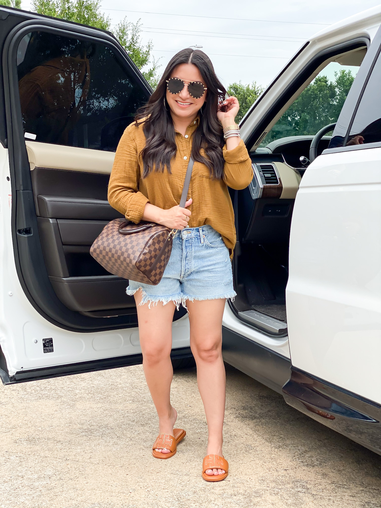 Houston lifestyle and fashion blogger LuxMommy sharing outfits of the day