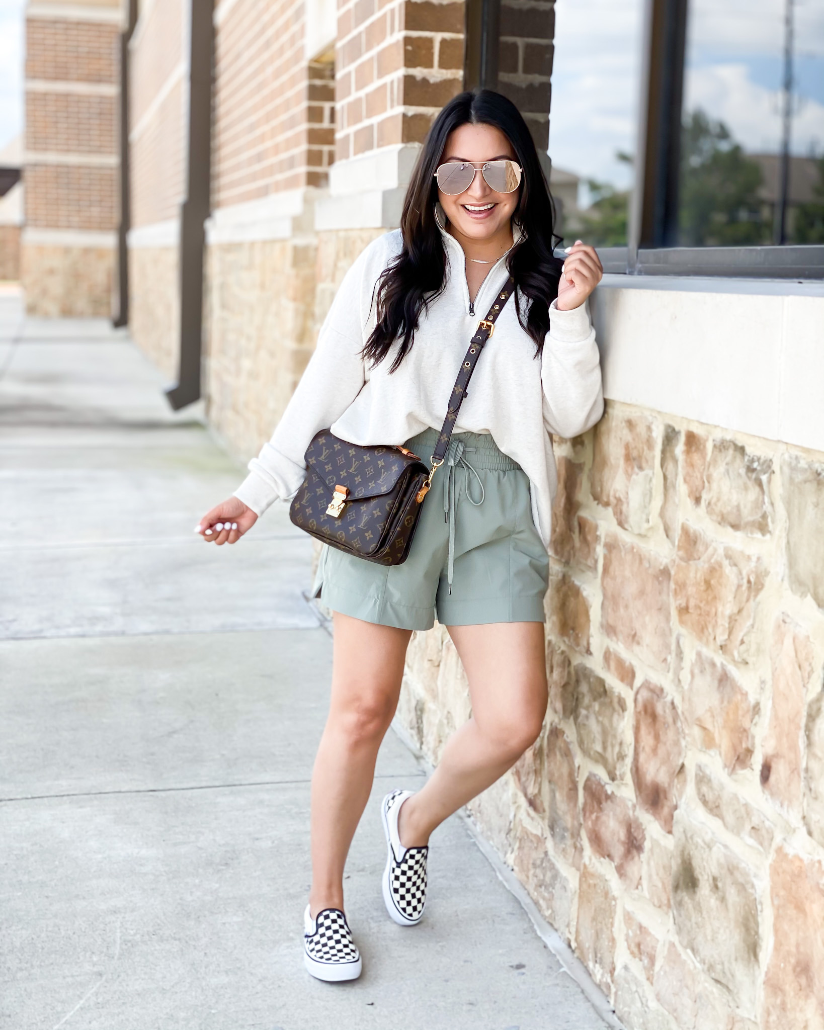 Houston lifestyle and fashion blogger LuxMommy sharing outfit of the day