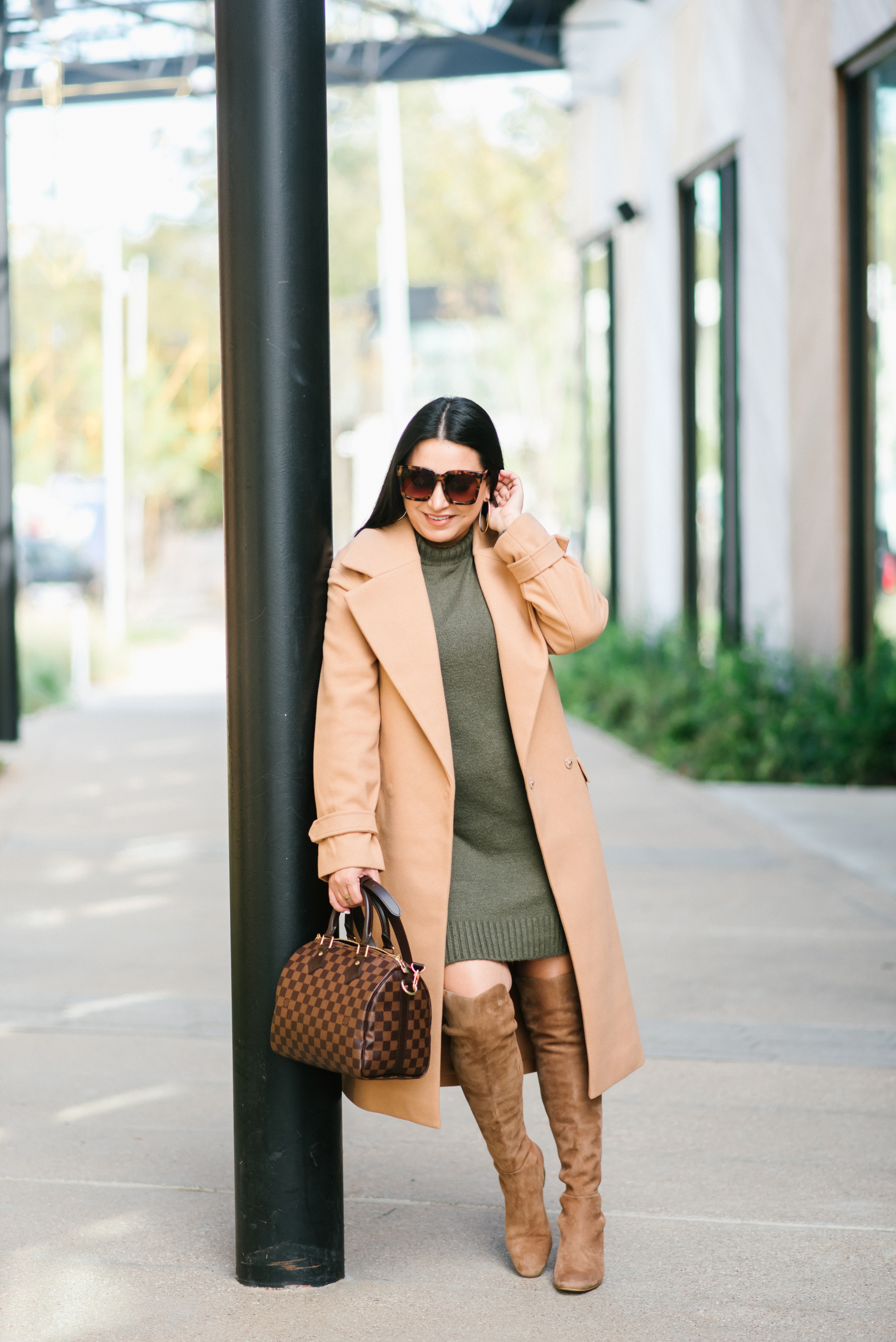 Houston top fashion and lifestyle blogger LuxMommy shares the