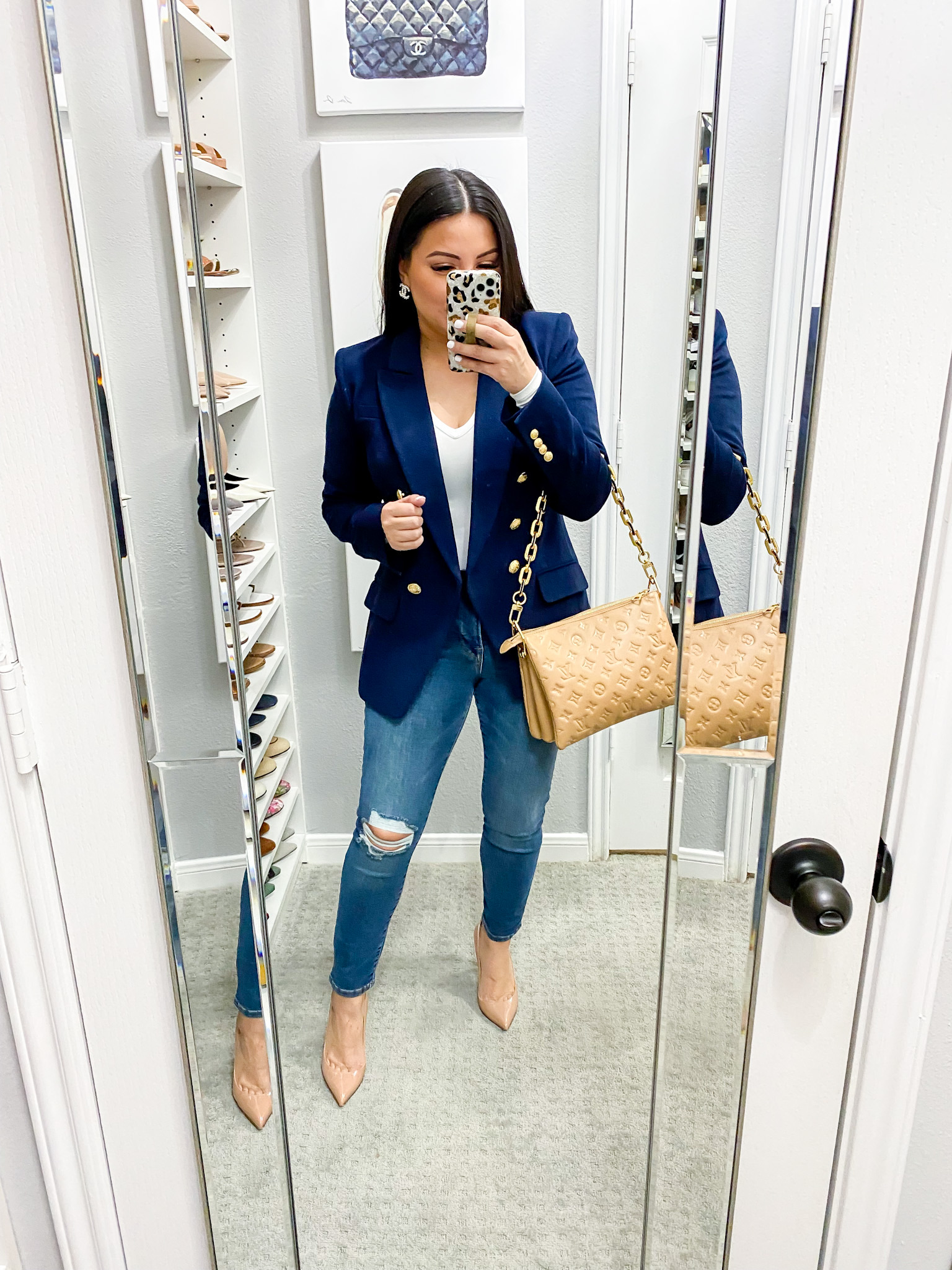 Houston fashion/lifestyle blogger LuxMommy styles jeans and blazer.