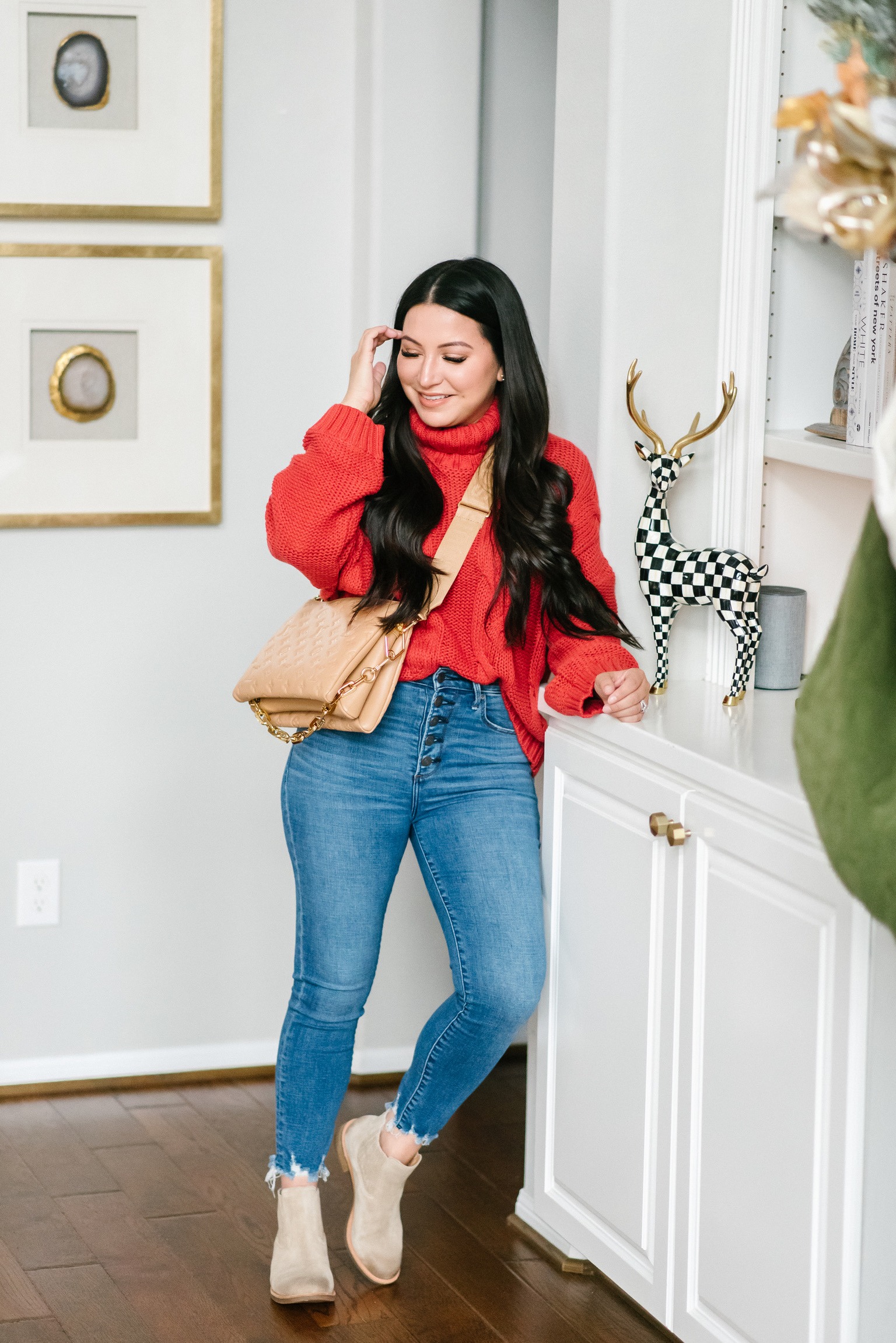 Houston fashion/lifestyle blogger LuxMommy styles sweater.