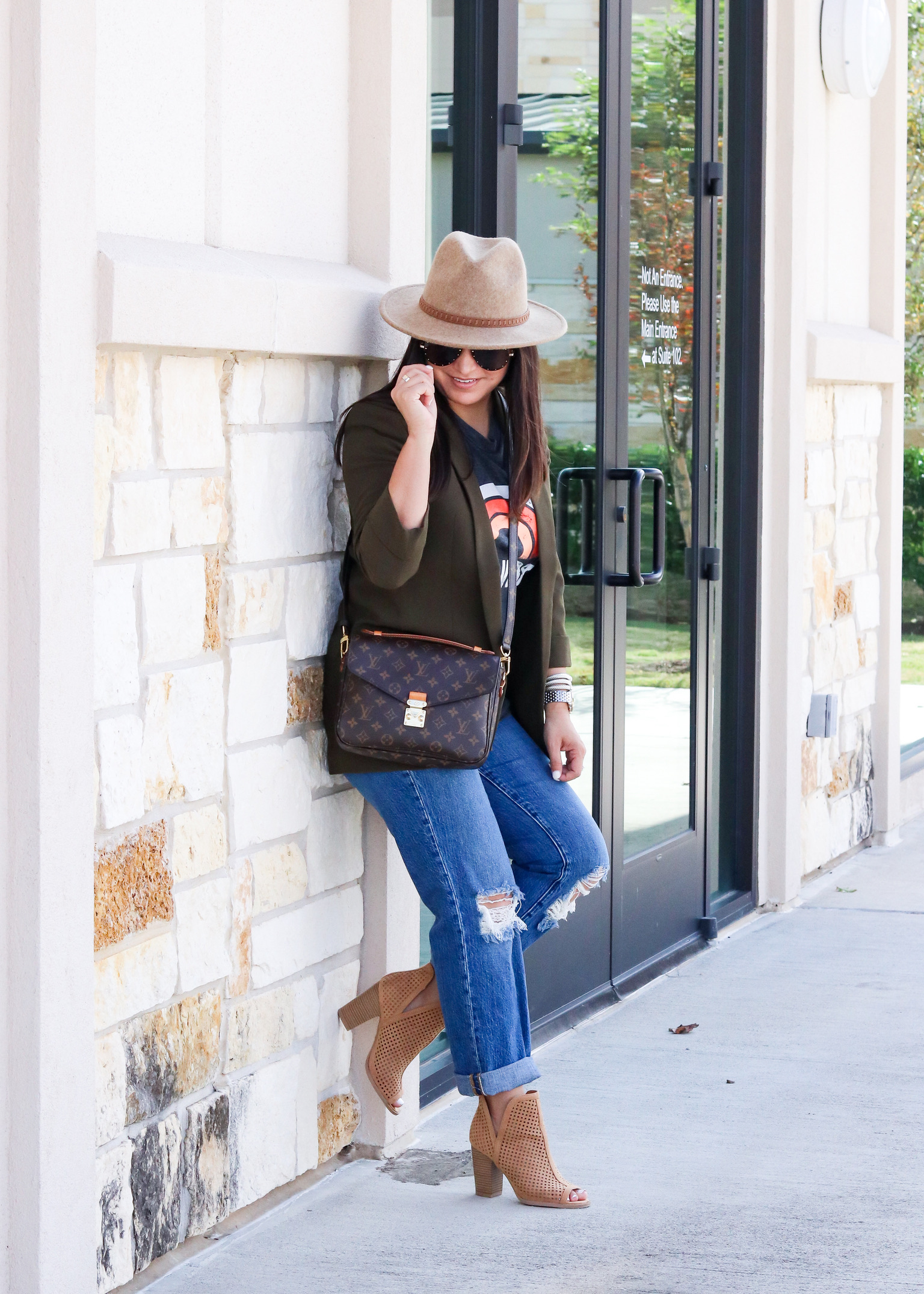 How to Style the Louis Vuitton Pochette Metis, LuxMommy