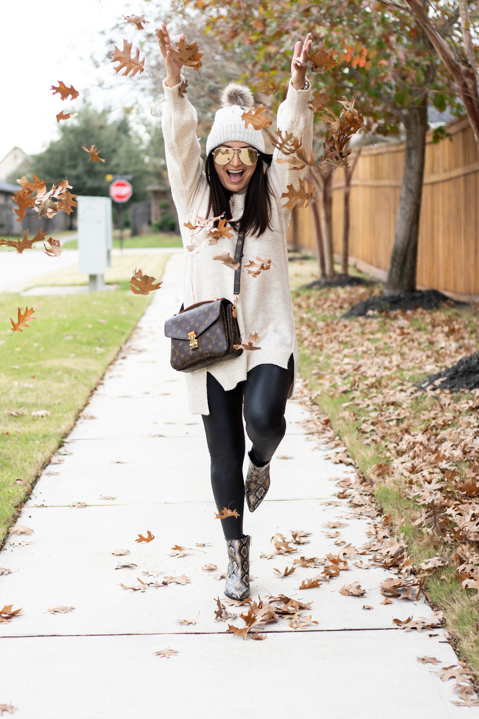 How to Style the Louis Vuitton Pochette Metis, LuxMommy