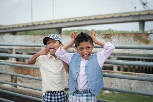 mother son pictures, boys fashion, plaid short, gingham hat, gingham shorts, brothers outfits, brothers photo ideas