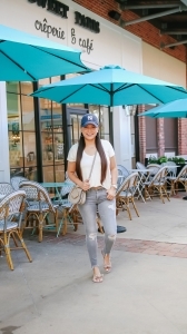 chloe nile, casual outfit, yankees hat, sweet paris