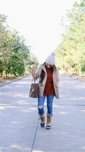 peacoat, neverfull mm, beanie, winter outfit