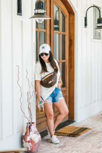 Houston top fashion blogger LuxMommy shares the best basic tees