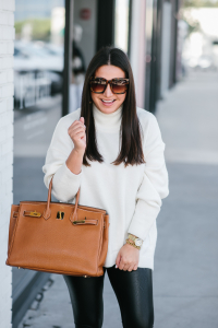 Houston top fashion blogger shares her favorite cozy fall sweater
