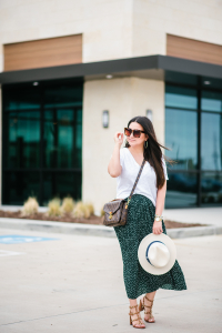 Houston top fashion blogger LuxMommy shares the amazon skirt you need