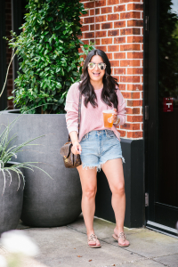 Houston top fashion and lifestyle blogger LuxMommy shares her go to summer style