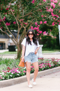 Houston top fashion blogger LuxMommy shares the best summer fashion essentials