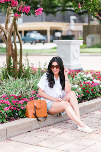 Houston top fashion blogger LuxMommy shares the best summer fashion essentials