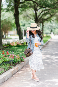 Houston top fashion blogger LuxMommy shares the softest t-shirt dress