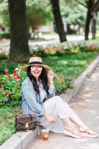 Houston top fashion blogger LuxMommy shares the softest t-shirt dress