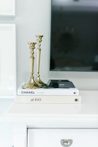 Houston top fashion and lifestyle blogger LuxMommy shares affordable fall decor from tj maxx