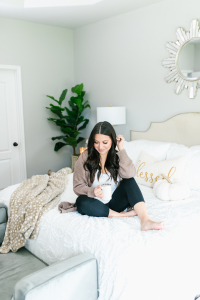Houston top fashion and lifestyle blogger LuxMommy shares affordable fall decor from tj maxx