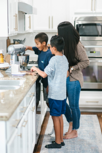 Houston top fashion and lifestyle blogger LuxMommy bakes cookies with her kids and shares some new Walmart Home finds including the most beautiful affordable washable rug