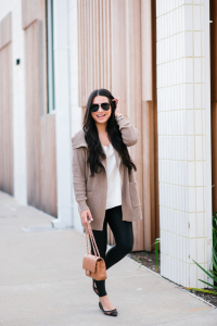 Houston top fashion and lifestyle blogger LuxMommy shares the perfect fall casual outfit with fendi flats and chanel handbag