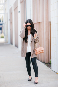 Houston top fashion and lifestyle blogger LuxMommy shares the perfect fall casual outfit with fendi flats and chanel handbag