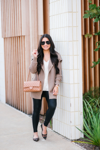 Houston top fashion and lifestyle blogger LuxMommy shares the perfect fall casual outfit with fendi flats and chanel handbag