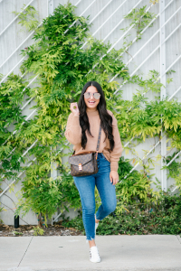 Houston top fashion and lifestyle blogger LuxMommy shares the perfect cute and casual easy fall style with a cozy fall sweater from everlane, abercrombie jeans, louis vuitton sneakers, amazon sunglasses and Louis Vuitton pochette metis