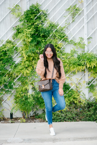 Houston top fashion and lifestyle blogger LuxMommy shares the perfect cute and casual easy fall style with a cozy fall sweater from everlane, abercrombie jeans, louis vuitton sneakers, amazon sunglasses and Louis Vuitton pochette metis