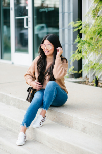 Houston top fashion and lifestyle blogger LuxMommy shares the perfect cute and casual easy fall style with a cozy fall sweater from everlane, abercrombie jeans, louis vuitton sneakers, amazon sunglasses and Louis Vuitton pochette metis