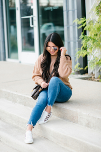 Houston top fashion and lifestyle blogger LuxMommy shares the perfect cute and casual easy fall style with a cozy fall sweater from everlane, abercrombie jeans, louis vuitton sneakers, amazon sunglasses and Louis Vuitton pochette metis