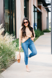 Houston top fashion and lifestyle blogger LuxMommy shares the perfect cashmere sweater you need now and a fall outfit of the day