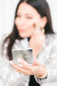 Houston top fashion and lifestyle blogger LuxMommy shares the best holiday beauty must haves from Clinique.