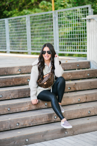 Houston top fashion and lifestyle blogger shares the perfect cozy and casual pullover