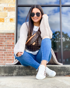 houston top fashion and lifestyle blogger LuxMommy shares how to style the Louis Vuitton bumbag