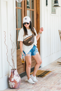 houston top fashion and lifestyle blogger LuxMommy shares how to style the Louis Vuitton bumbag