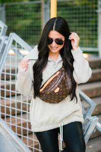 houston top fashion and lifestyle blogger LuxMommy shares how to style the Louis Vuitton bumbag