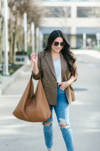 Houston top fashion and lifestyle blogger LuxMommy shares the cutest shoe and bag combo from Kurt Geiger at Nordstrom